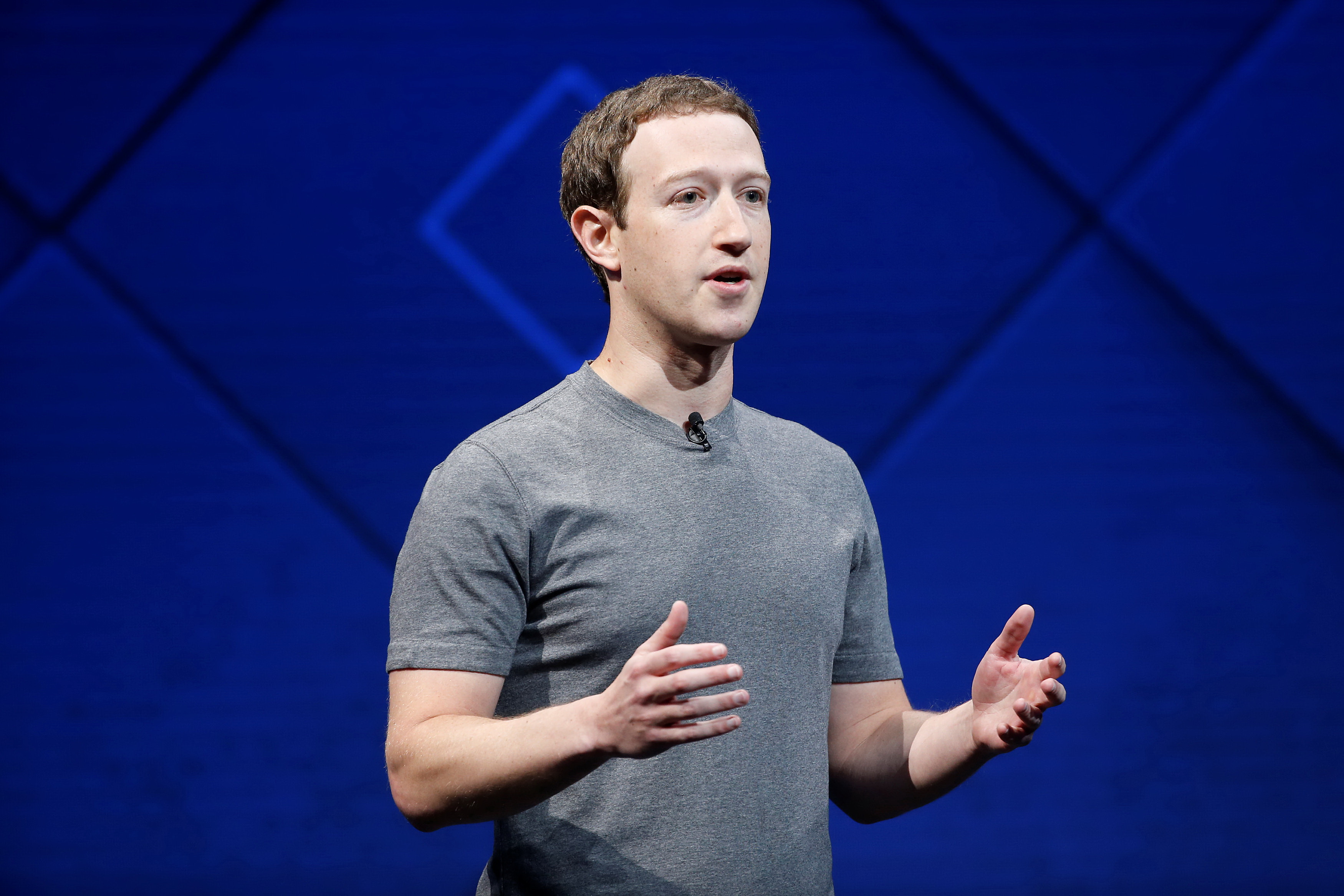 Nh&agrave; s&aacute;ng lập Facebook Mark Zuckerberg th&ocirc;ng b&aacute;o biện ph&aacute;p mới ngăn chặn nội dung bạo lực /// Reuters