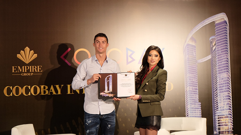 Vì sao Cristiano Ronaldo mua nhà ở CoCoBay ? Ronaldo_axpg_BEXM