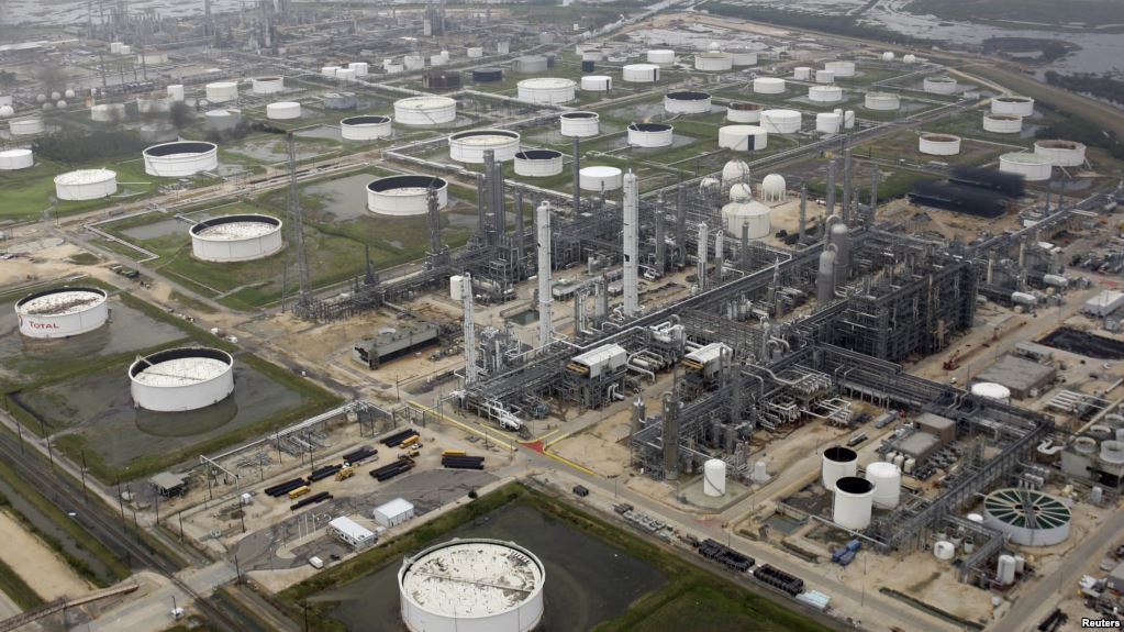 Nhà máy hóa dầu tại Port Arthur /// Ảnh:Reuters