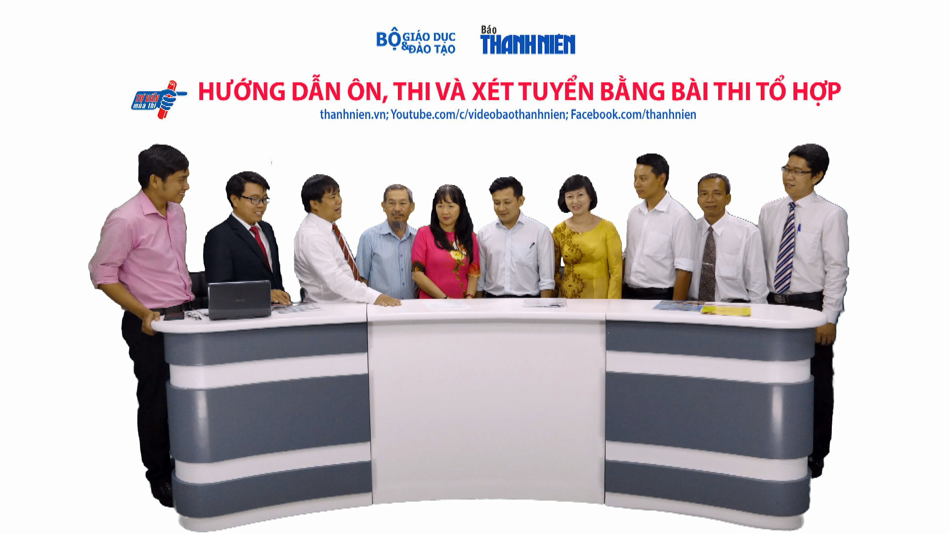Các giáo viên tham gia chương trình tư vấn hướng dẫn ôn thi tại Báo Thanh Niên ẢNH: ĐÀO NGỌC THẠCH