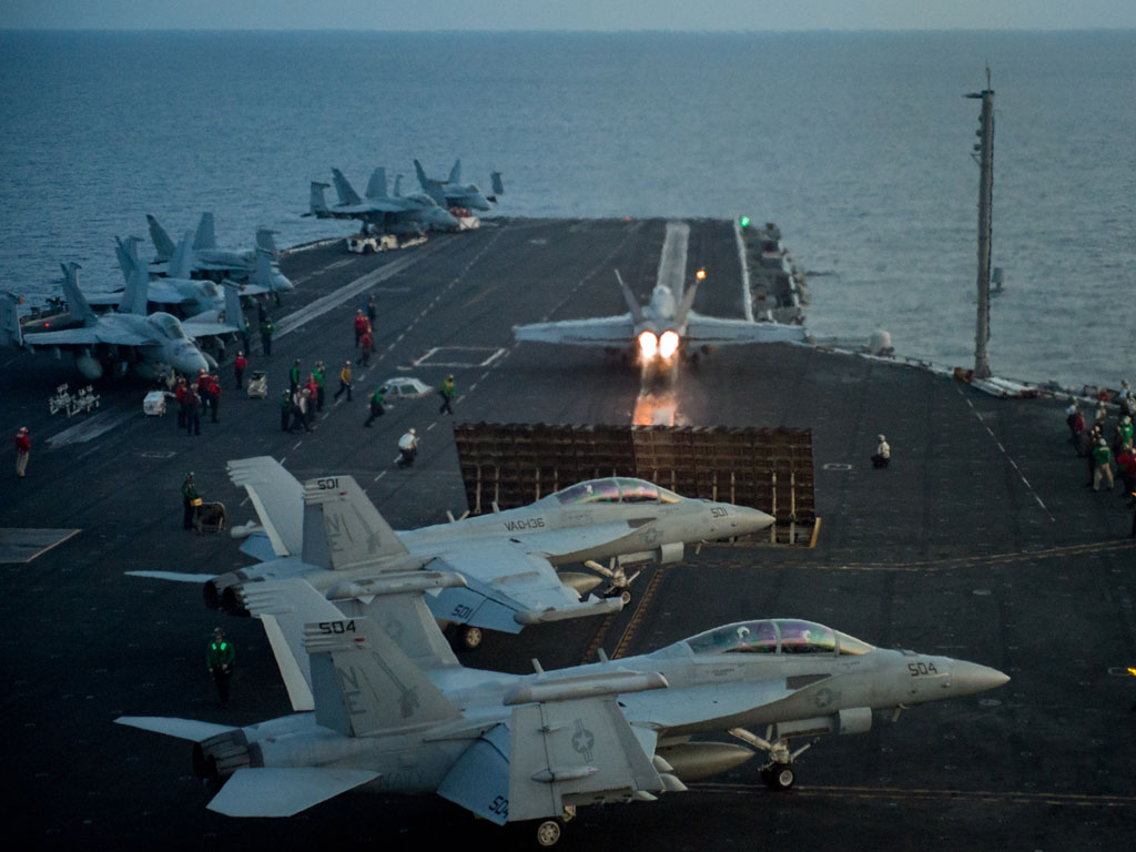 Tàu sân bay Carl Vinson trên Biển Đông /// US Navy