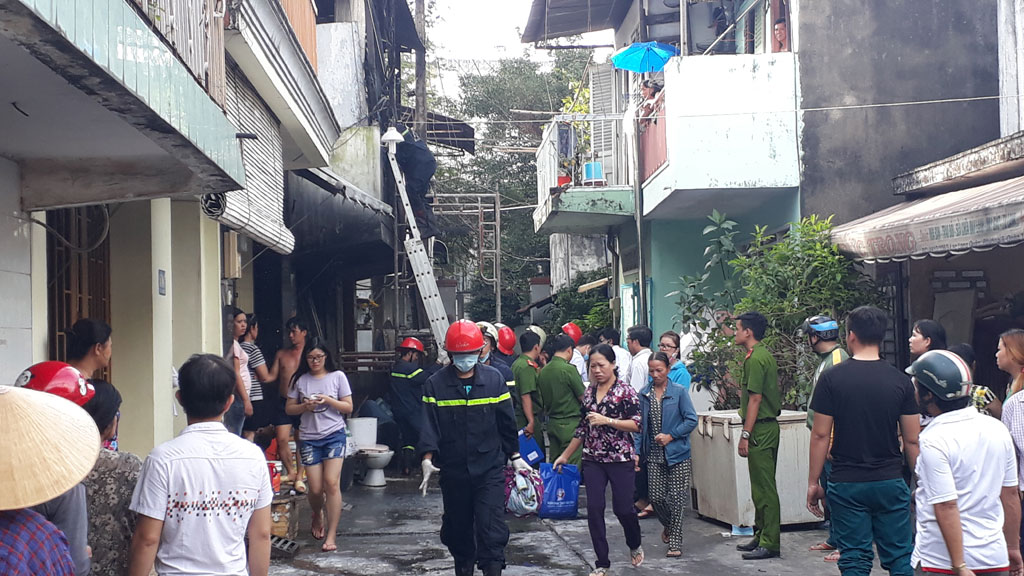 Hiện trường vụ cháy nhà khiến ba người tử vong /// Ảnh: Tiểu Thiên